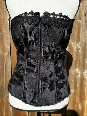 Frederick's of Hollywood Gothic Black Floral Lace Bustier Corset